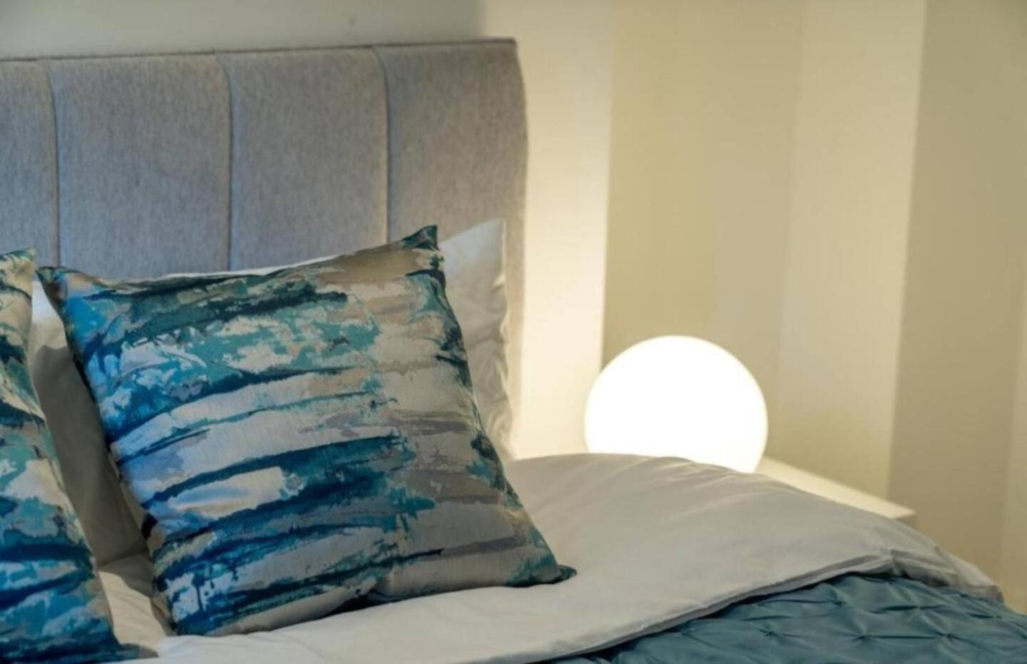 Niru Experience Luxury Boutique Garden 2Bd 2Ba Apartment London Bagian luar foto